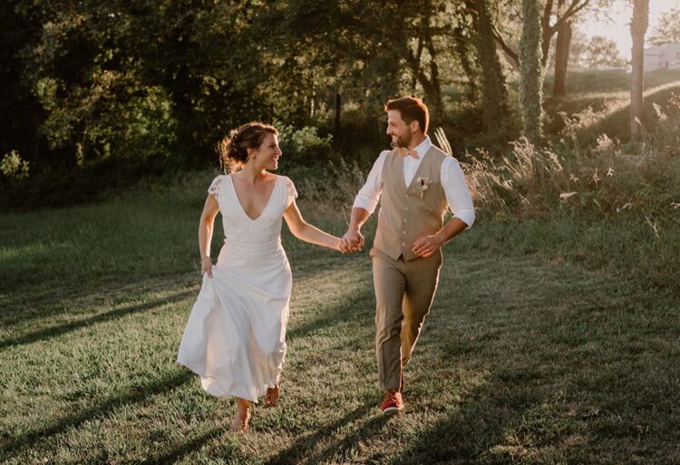 Photo de couple sous les chênes - Crédit : Thomas Dalfarra