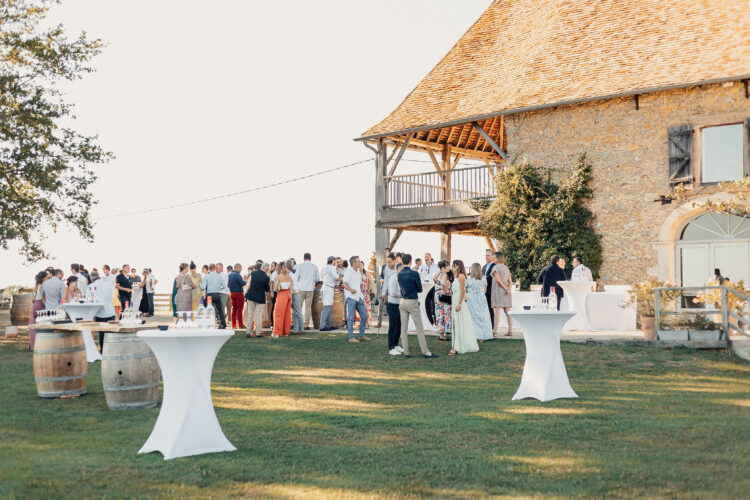 Pour votre réception de mariage, profitez d'un domaine de mariage dans le Béarn. L'organisation de mariage dans notre salle de mariage est idéale. Notre lieu de réception vous ouvre ses portes !