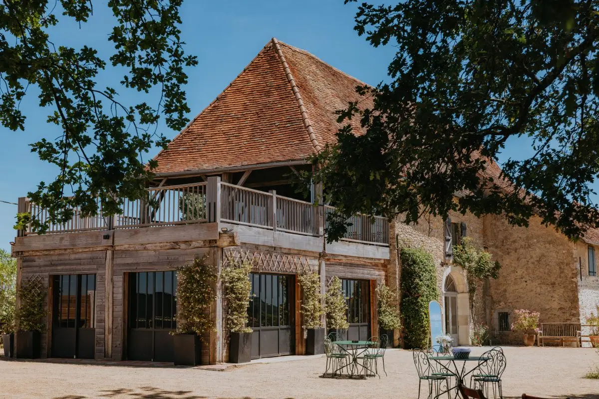Ancien corps de ferme béarnais restauré, domaine de mariage entre Béarn et Pays basque